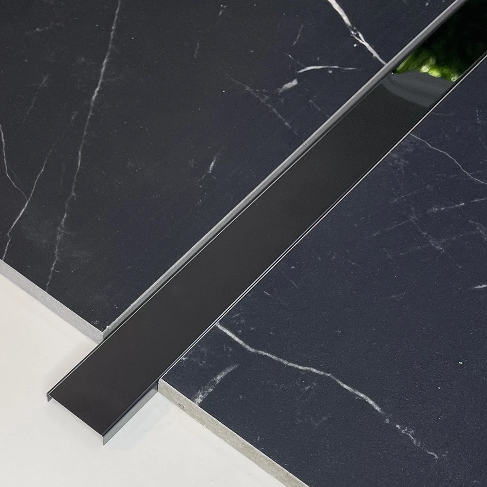 Profil U negru lucios 30mm