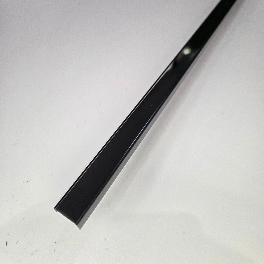 Profil U negru lucios 15mm